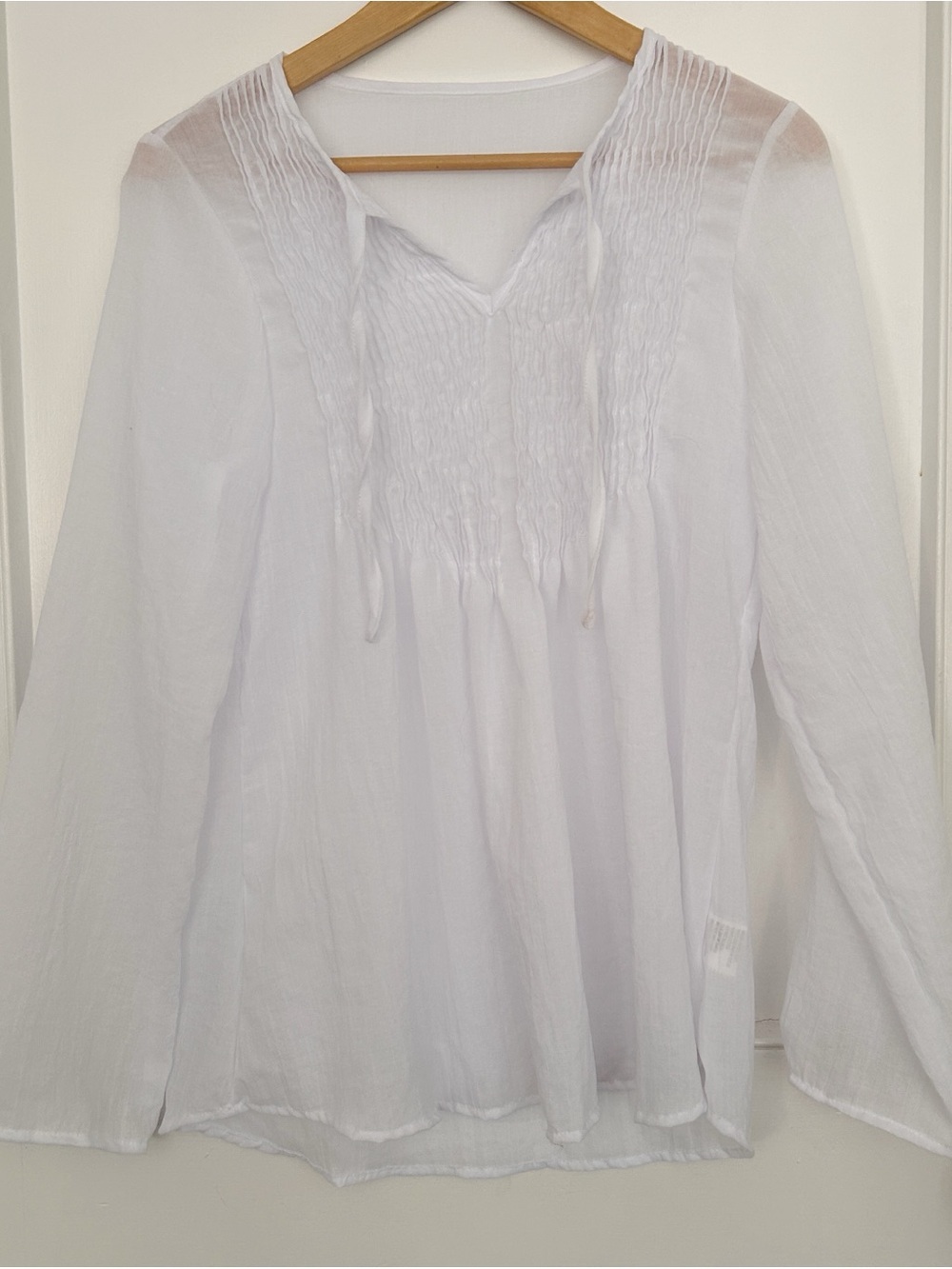 BNWOT White Peasant Style Blouse Size Medium